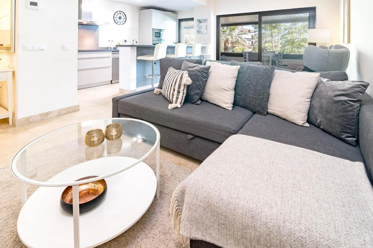 H19 - Stunning 2 Bedroom Apartment By Roomservices إِستيبونا 0*,
